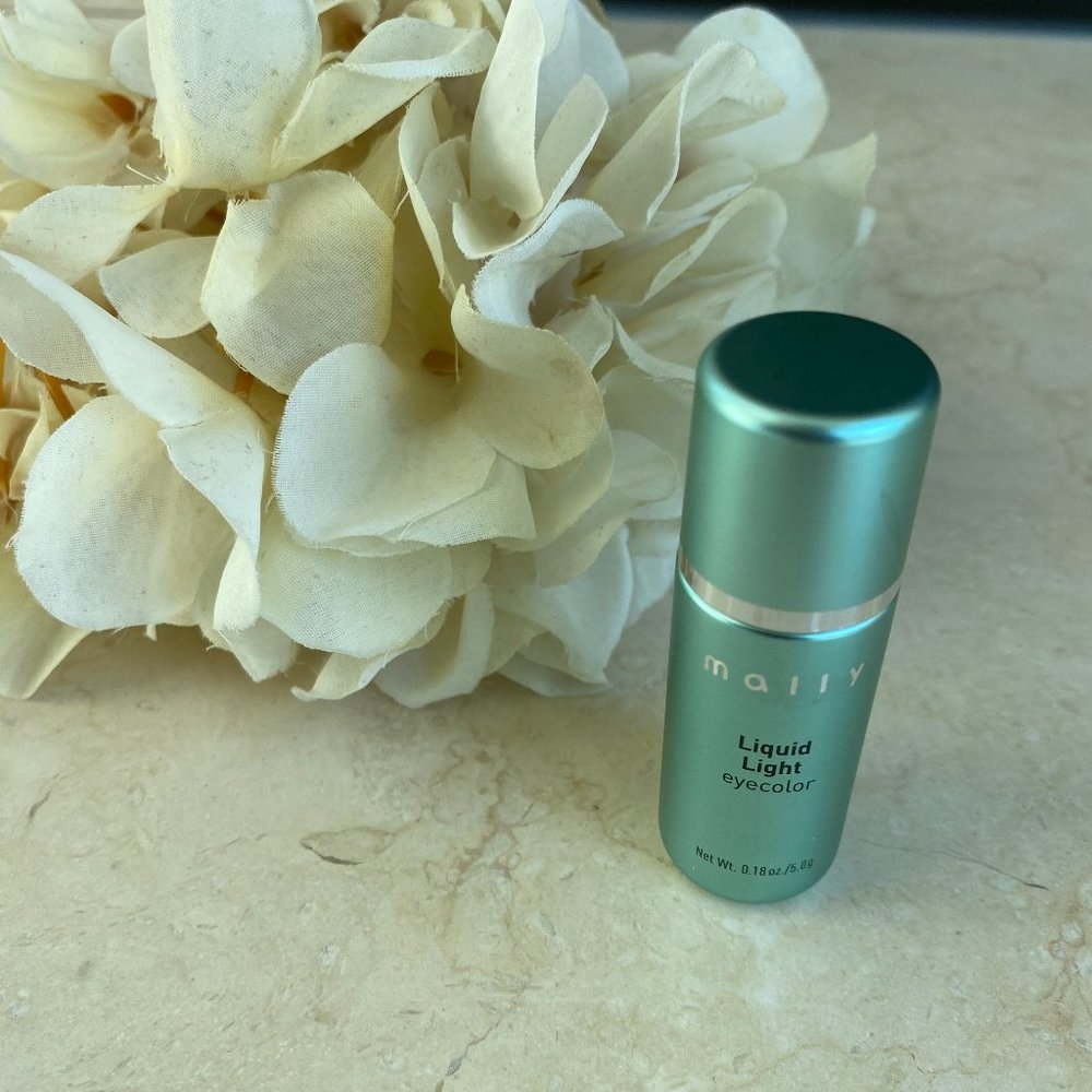 BRAND NEW MALLY Liquid Light Eyeshadow Eye Brown
